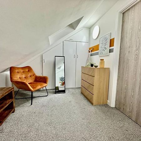 Stylish One Bedroom & A Sofa Bed Cardiff Eksteriør bilde