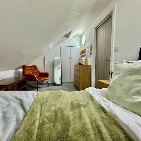 Stylish One Bedroom & A Sofa Bed Cardiff Eksteriør bilde